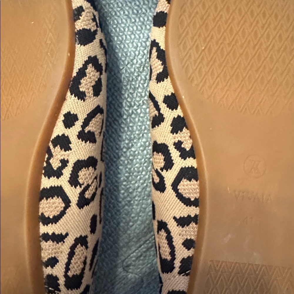 Vivaia Pointed-Toe Ballet Flats (Aria 5°) Size 10 - Picture 13 of 15